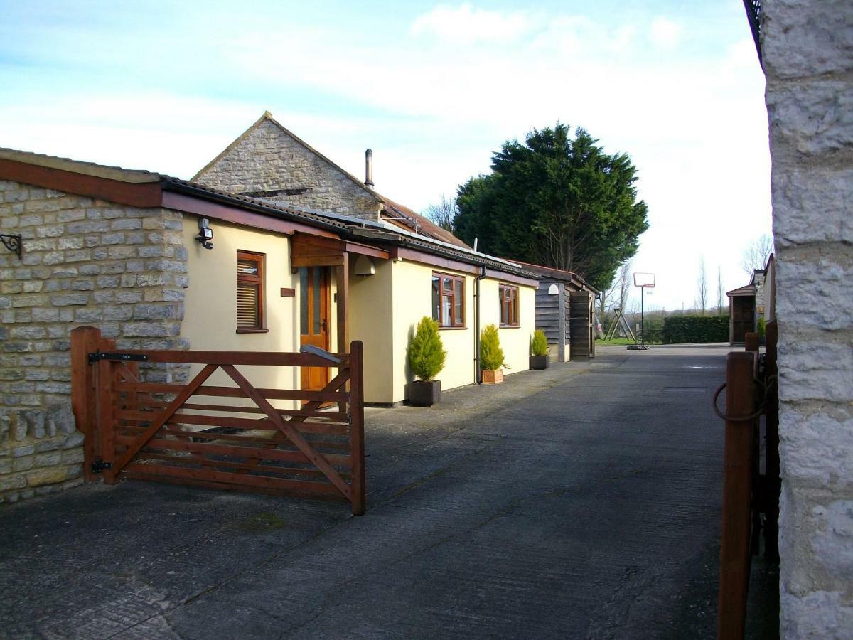 The Barton Annexe Villa Somerton  Bagian luar foto